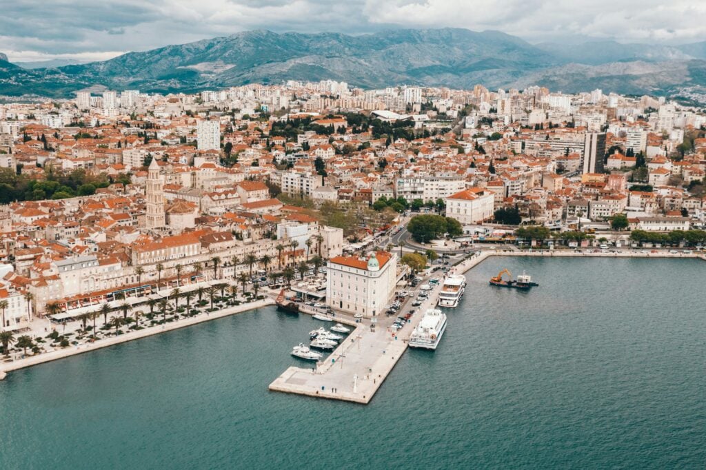 SPLIT
